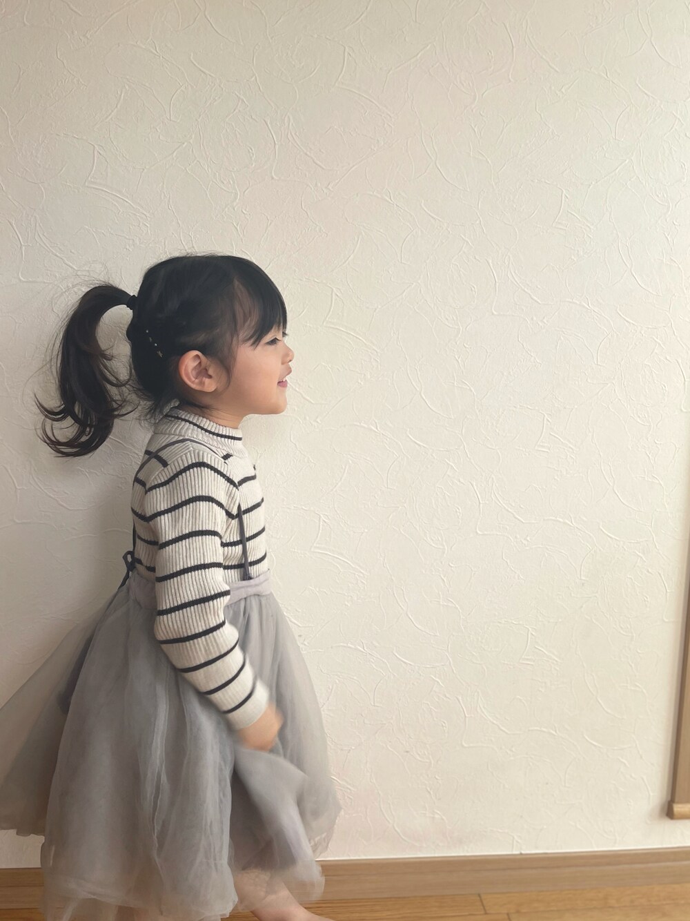 「2歳、2WAYスカート、ボーダー」｜「MARLMARLのアイテム（スカート、グレー系）」を使った、☺︎︎☺︎︎yushi☺︎︎☺︎︎さん（キッズ・90cm）の春コーディネートの1枚目の写真