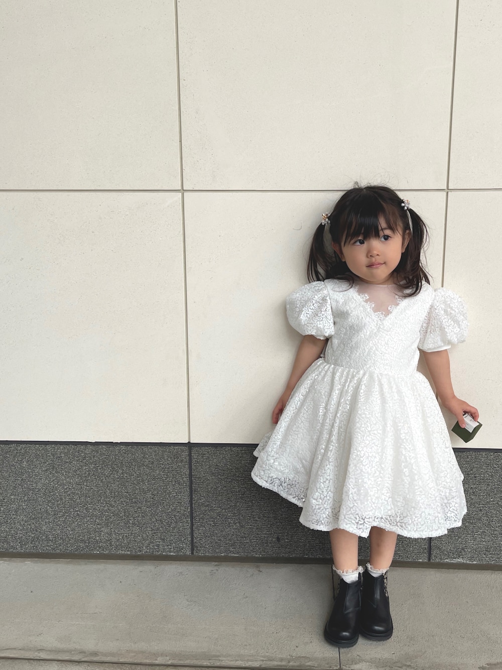 「2歳、結婚式、カジュアルフォーマル、サイドゴアブーツ」｜「baby diorのアイテム（ブーツ、ブラック系）」を使った、☺︎︎☺︎︎yushi☺︎︎☺︎︎さん（キッズ・90cm）の春コーディネートの1枚目の写真