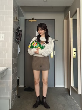 「DHOLIC（ディーホリック）のアイテム（スウェット）」を使った、ゆづきさん（レディース・160cm）の秋コーディネート