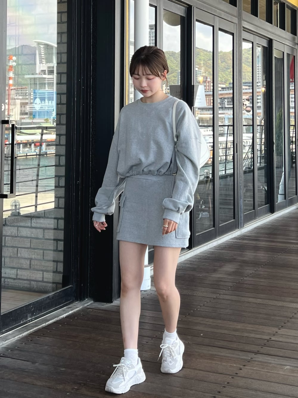 DHOLIC（ディーホリック）の「ドロストスウェット＆ミニスカート