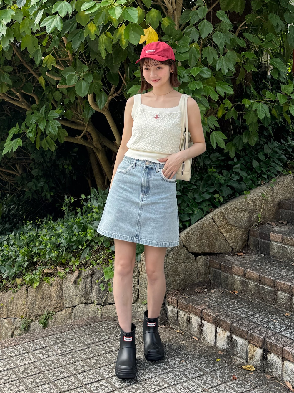 Vivienne Westwoodのキャミソールを使った人気ファッション