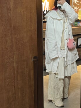 「オールホワイト」｜「アイテム（財布/小物）」を使った、loqllyさん（レディース・155cm）の春コーディネート