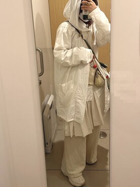 「オールホワイト」｜「アイテム（財布/小物）」を使った、loqllyさん（レディース・155cm）の春コーディネート