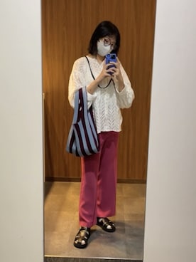 イズヒアーさんのコーディネート