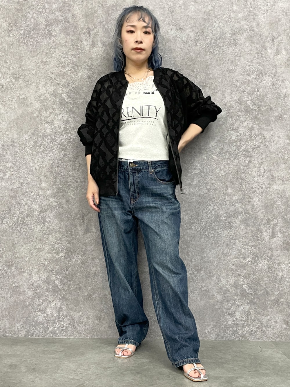 「カジュアル、モデル、ぽっちゃり、夏コーデ、150cm台コーデ、大きいサイズレディースファッション、GEVS.」｜「GEVS.のカットジャガードブルゾン＜大きいサイズ有＞GEVS.（ブルゾン、ブラック系）」を使った、SMILE LAND（スマイルランド）さん（レディース・158cm）の夏コーディネートの1枚目の写真