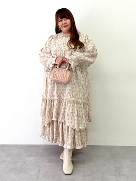 「アイテム（ワンピース/ドレス、ベージュ系）」を使った、SMILE LAND（スマイルランド）さん（レディース・162cm）の秋コーディネート