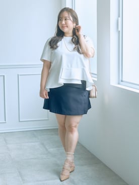 「nissen（ニッセン）の3月6日午前11:00 予約販売開始!!＜大きいサイズ＞【らめちゃんコラボ】ペプラムカットソートップス（Tシャツ/カットソー、ホワイト系）」を使った、SMILE LAND（スマイルランド）さん（レディース・155cm）の春コーディネート