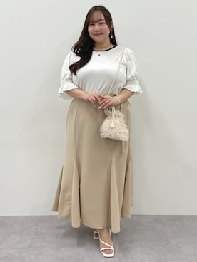 「nissen（ニッセン）の＜大きいサイズ＞カットツイルマーメイドスカート　marun（スカート、ホワイト系）」を使った、SMILE LAND（スマイルランド）さん（レディース・155cm）の春コーディネート