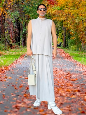HOMME PLISSE ISSEY MIYAKEのベストを使った人気ファッション