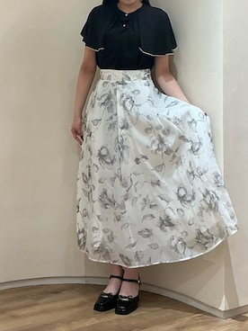 「MISCH MASCH（ミッシュマッシュ）の2026春夏新作 ケープ袖配色ジョーゼットブラウス（シャツ/ブラウス、ブラック系）」を使った、アトレ川崎店さん（レディース・155cm）の春コーディネート