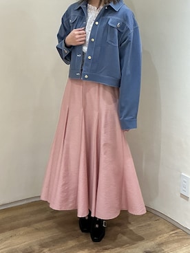 「MISCH MASCH（ミッシュマッシュ）の2026春夏新作 フラワーシャーリングブラウス（シャツ/ブラウス、ホワイト系）」を使った、アトレ川崎店さん（レディース・155cm）の春コーディネート