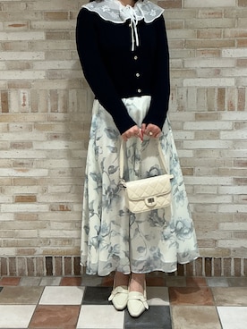 「MISCH MASCH（ミッシュマッシュ）の2026春夏新作 フラワー刺繍フリルカラーブラウス（シャツ/ブラウス、ホワイト系）」を使った、アトレ川崎店さん（レディース・155cm）の春コーディネート