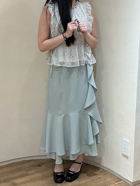 「MISCH MASCH（ミッシュマッシュ）の2026春夏新作 小花柄シャーリングノースリブラウス（シャツ/ブラウス、イエロー系）」を使った、アトレ川崎店さん（レディース・155cm）の春コーディネート