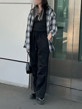 「アイテム（カーゴパンツ）」を使った、minneyu0さん（レディース・168cm）の秋コーディネート