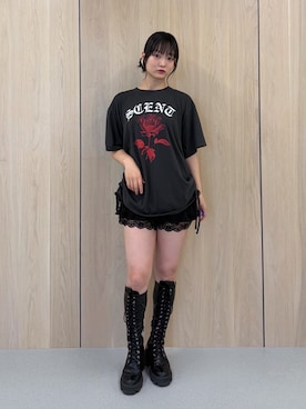 「jouetie（ジュエティ）のローズロゴルーズTシャツ（Tシャツ/カットソー、ブラック系）」を使った、AMANEさん（レディース・163cm）の夏コーディネート