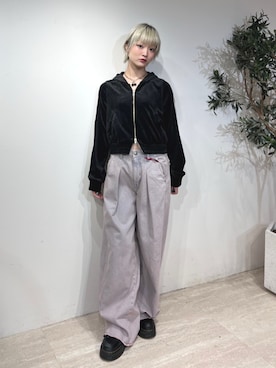 「jouetie（ジュエティ）のアイテム（デニムパンツ）」を使った、AMANEさん（レディース・163cm）の秋コーディネート