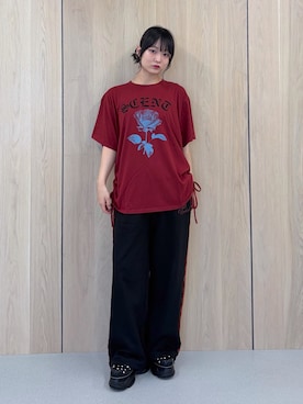 「jouetie（ジュエティ）のローズロゴルーズTシャツ（Tシャツ/カットソー、レッド系）」を使った、AMANEさん（レディース・163cm）の夏コーディネート