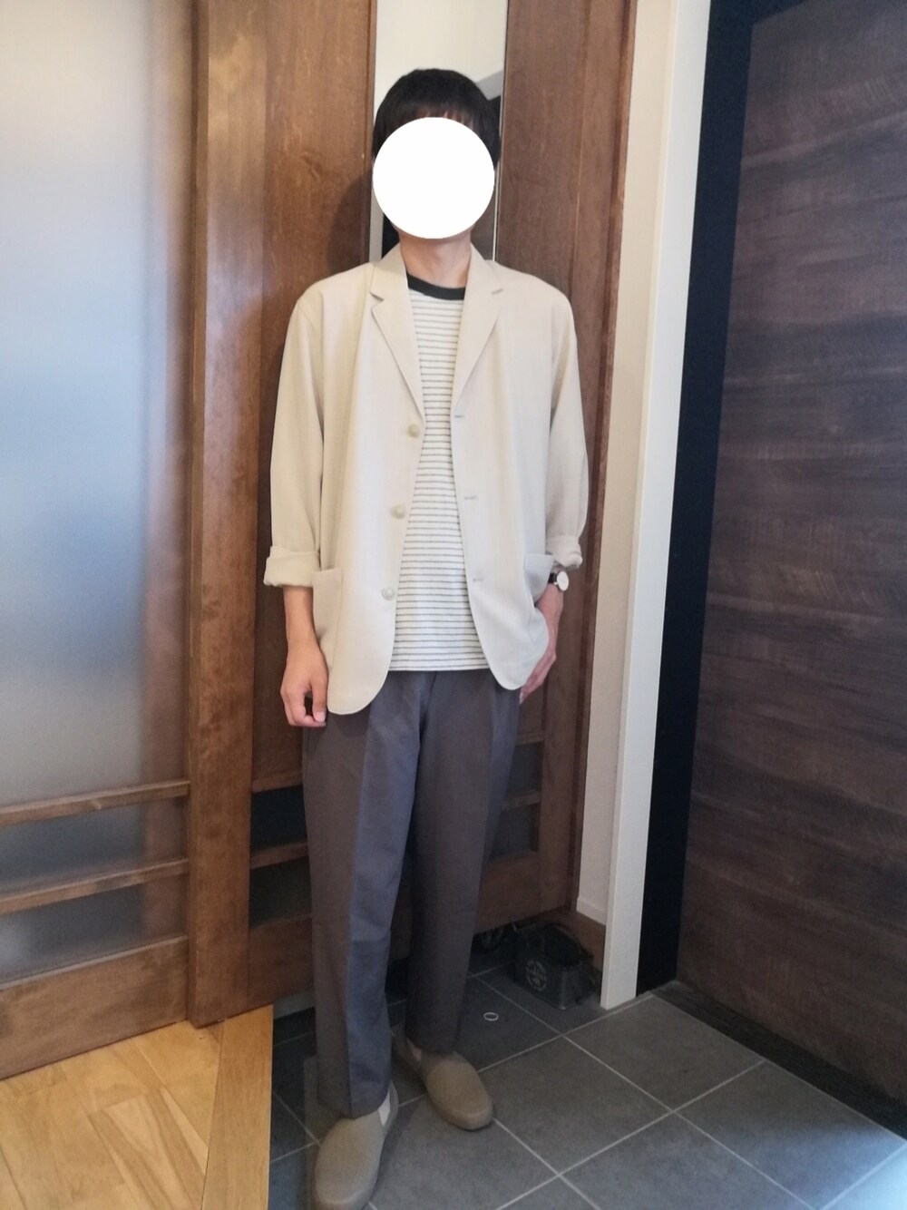 「大人カジュアル、お出かけコーデ、休日スタイル、プチプラ、秋コーデ、初秋コーデ、ボーダー、ボーダーTシャツ、ニットスニーカー、ジャケット、スラックス、ベージュ、ブラウン、GU、30代」｜「UNIQLOのアイテム（スリッポン、ベージュ系）」を使った、トロさん（メンズ・178cm）の秋コーディネートの1枚目の写真