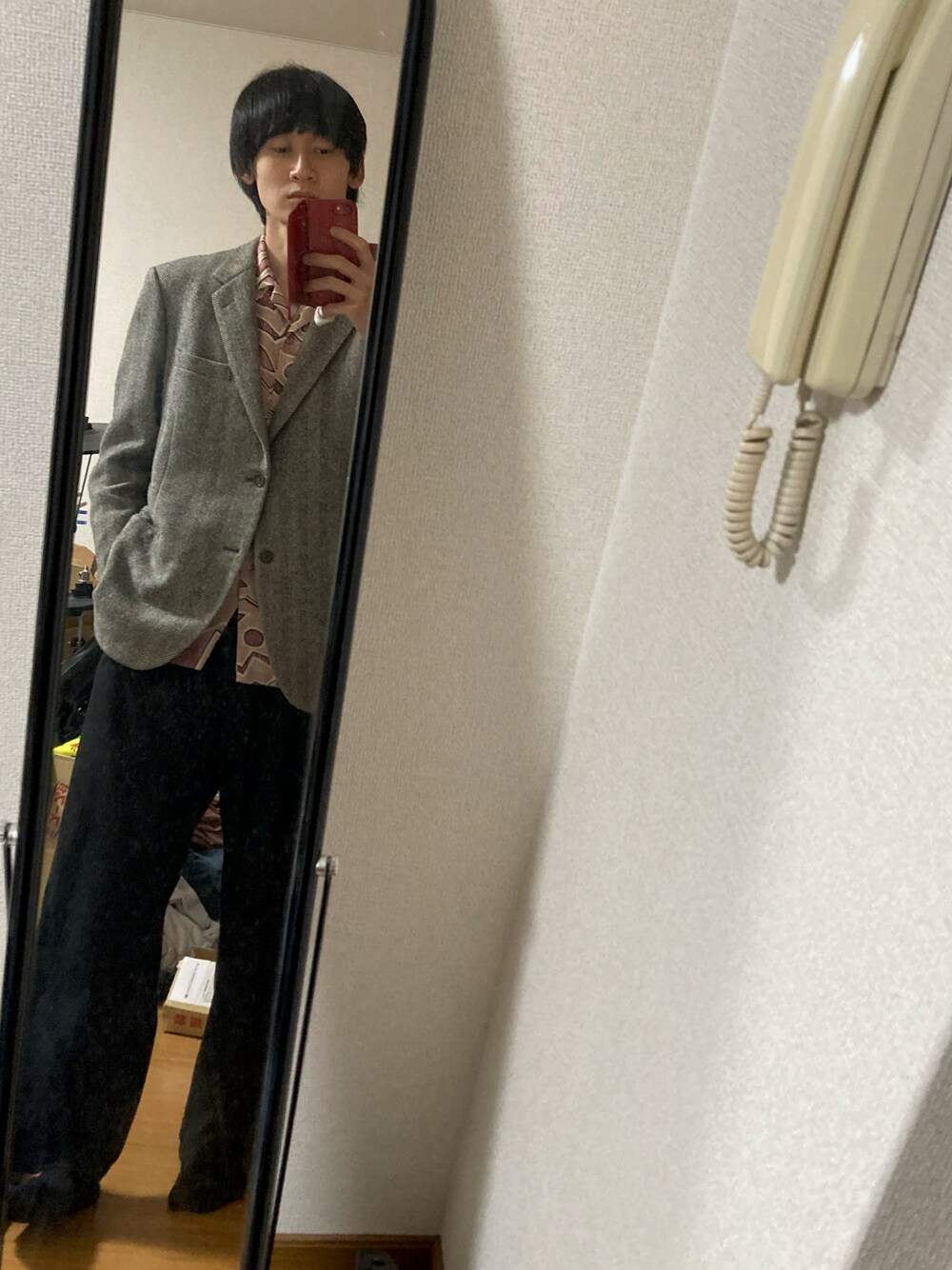 「春服コーデ、メンズコーデ、春、スラックス、ツイードジャケット、柄シャツ、古着MIX、古着、スーツスタイル、イージーパンツ、テーラードジャケット、シャツスタイル、70's、小森田天神、UNIQLO」｜「70's Takashimayaのアイテム（テーラードジャケット、グレー系）」を使った、小森田  天神さん（メンズ・168cm）の春コーディネートの1枚目の写真
