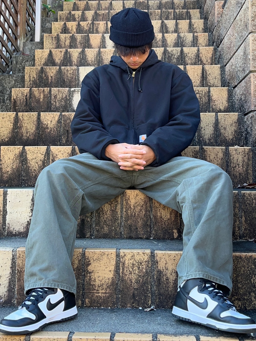 「keboz、ビーニー、carhartt、アクティブジャケット、ペインターパンツ、NIKE、dunkhigh、古着、古着MIX、今日のコーデ、秋冬コーデ、秋コーデ、冬コーデ、お洒落さんとつながりたい、未来のWEARISTAプロジェクト」｜「KEBOZのアイテム（ニットキャップ/ビーニー、ブラック系）」を使った、Yusukeさん（メンズ・173cm）の秋コーディネートの1枚目の写真
