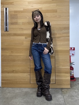 「EVRIS（エヴリス）のアイテム（トップス）」を使った、藤岡真央さん（レディース・154cm）の秋コーディネート