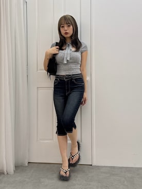 「EVRIS（エヴリス）のアイテム（パンツ）」を使った、藤岡真央さん（レディース・154cm）の夏コーディネート