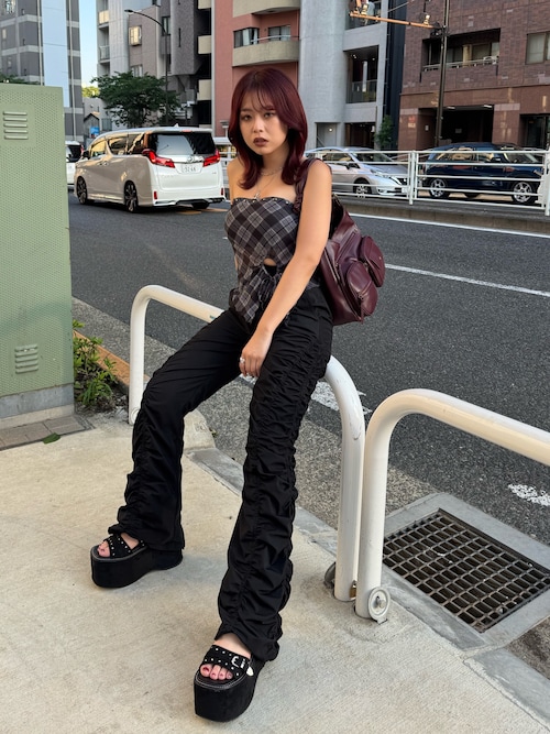 VIAVANDA フレアギャザーパンツ　ブラック VIAVANDA フレアギャザーパンツ ブラック VIAVANDA フレア