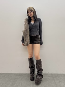「EVRIS（エヴリス）のアイテム（トップス）」を使った、藤岡真央さん（レディース・154cm）の秋コーディネート