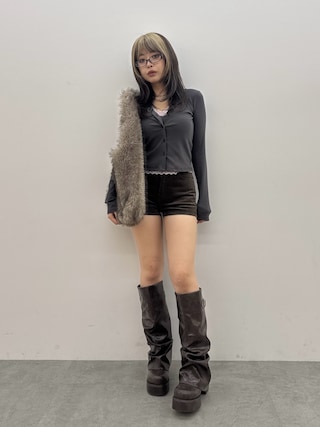 「EVRIS(エヴリス)のボリュームギャザーロングブーツ(ブーツ)」を使った、藤岡真央さん(レディース・154cm)の秋コーディネート