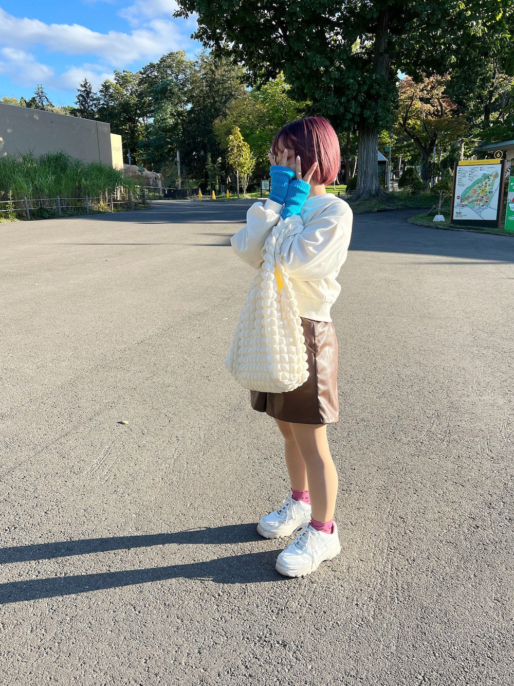 「秋コーデ、低身長コーデ、ボリューム袖」｜「LOWRYS FARMのアイテム（トップス、ホワイト系）」を使った、fuchibiさん（レディース・146cm）の秋コーディネートの1枚目の写真