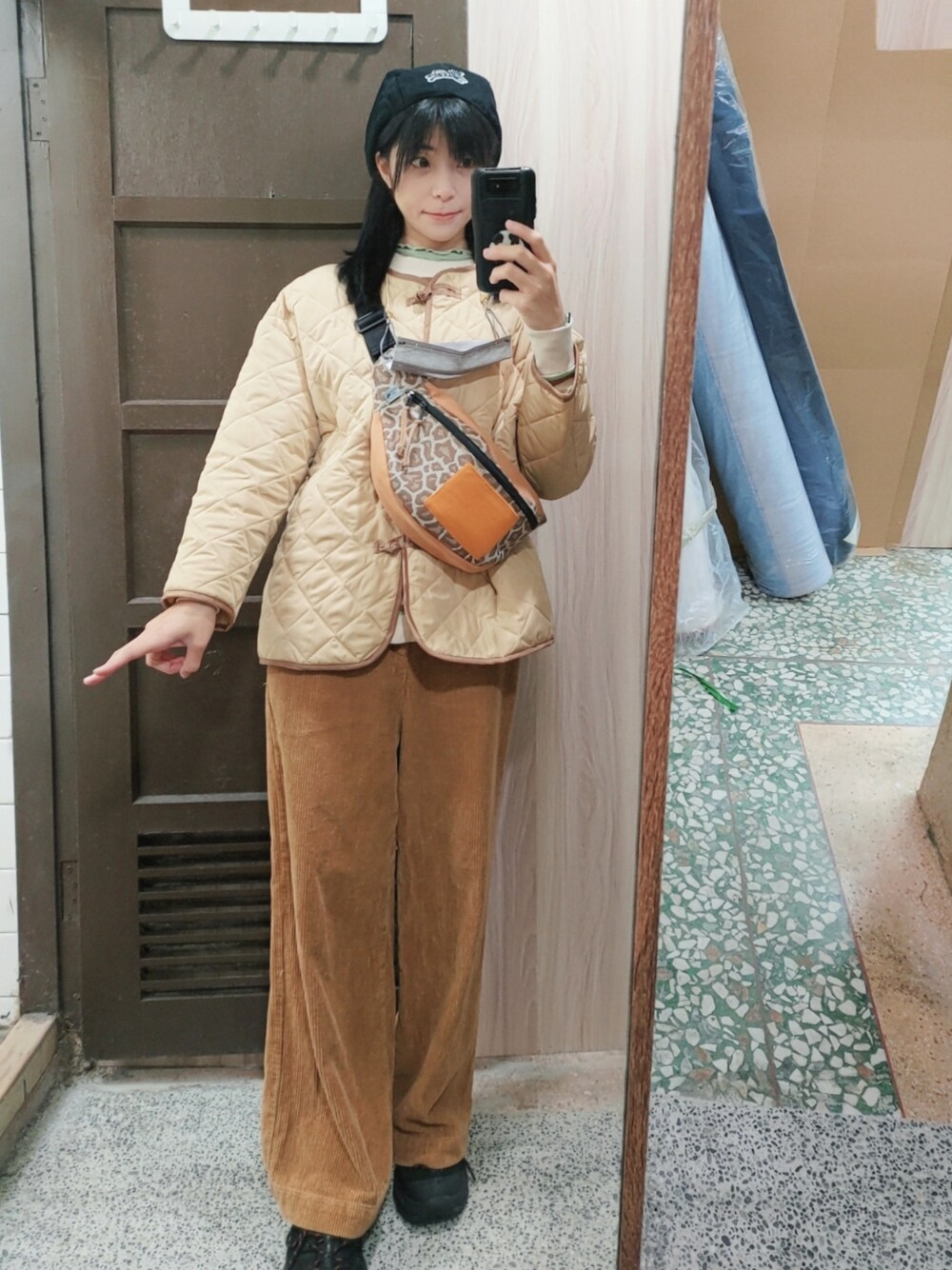 「ootd」｜「小牛村Calf Villageのアイテム（帽子、ブラック系）」を使った、牛さん（レディース・164cm）の春コーディネートの1枚目の写真