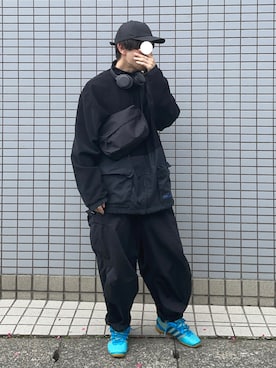 「黒」｜「アイテム（ジャージ）」を使った、26🐟🦭さん（メンズ・173cm）の春コーディネート