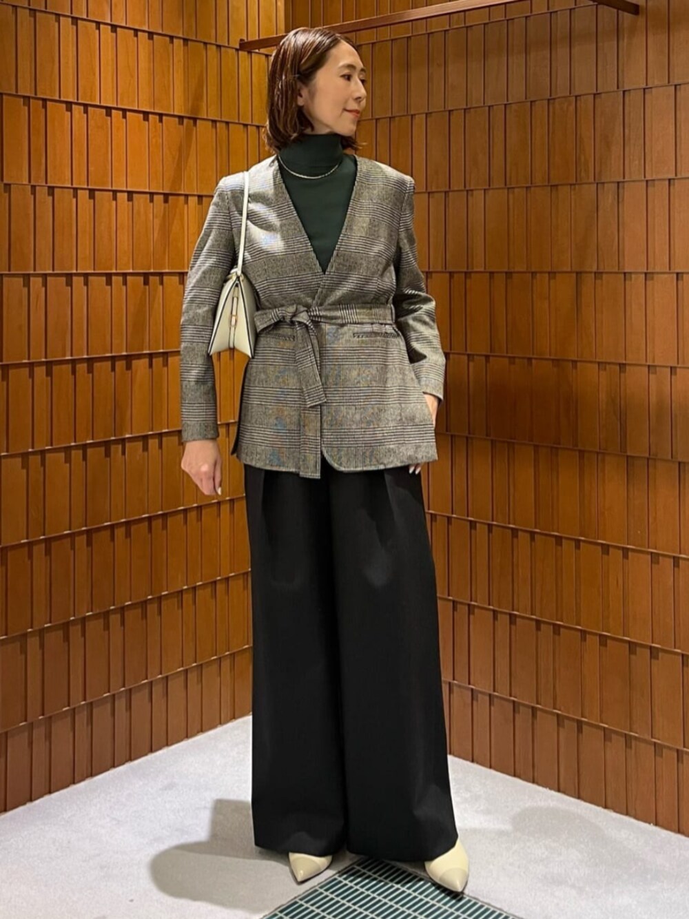 「TOMORROWLAND、トゥモローランド、TOMORROWLAND collection、caban、FABIO RUSCONI 、WANDLER、laura lombardi、チェックジャケット、ワイドパンツ、グレンチェック」｜「TOMORROWLAND のLAURA LOMBARDI PINA CHAIN ネックレス（ネックレス、ゴールド系）」を使った、Takagi_TOMORROWLANDさん（レディース・167cm）の秋コーディネートの1枚目の写真