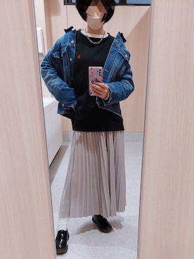 「スエット」｜「アイテム（デニムジャケット）」を使った、やみさん（レディース・158cm）の秋コーディネート