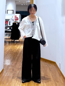 「GLOBAL WORK（グローバルワーク）のやさしソールVカットパンプス/1023336（パンプス、ブラック系）」を使った、カナさん（レディース・158cm）の秋コーディネート