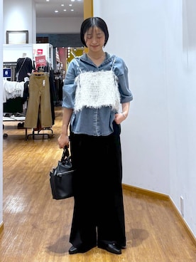 「GLOBAL WORK（グローバルワーク）のやさしソールVカットパンプス/1023336（パンプス、ブラック系）」を使った、カナさん（レディース・158cm）の夏コーディネート