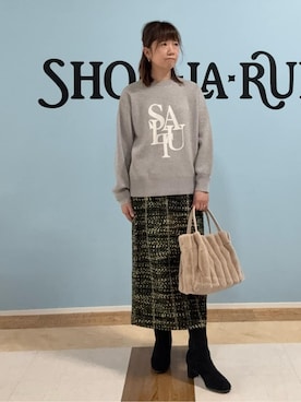 「SHOO・LA・RUE（シューラルー）の【洗濯機可/S-LL】もちもちタッチ スウェットライクロゴニット（ニット/セーター、グレー系）」を使った、Naaatsuさん（レディース・158cm）の冬コーディネート