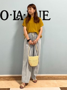 「SHOO・LA・RUE（シューラルー）の【S-LL】軽やかな着心地の しぼしぼトップス（Tシャツ/カットソー、イエロー系）」を使った、Naaatsuさん（レディース・158cm）の夏コーディネート