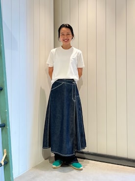 「アイテム（デニムスカート）」を使った、鈴木 ひかるさん（レディース・159cm）の夏コーディネート