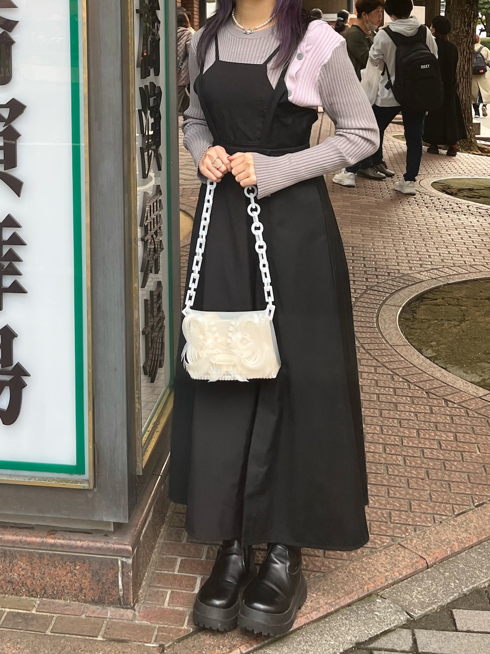 「秋冬コーデ、オトナ女子、舞台、観劇スタイル、mamekurogouchi、アンジェム、H&M、minsobi、ブーツ、黒コーデ、オケージョン、ニットコーデ、モノトーンコーデ、Vivienne Westwood、骨格ナチュラル」｜「minsobiの厚底ソックスブーツ　　スキンブーツ（ブーツ、ブラック系）」を使った、Minaさん（骨格ナチュラル・レディース・162cm）の秋コーディネートの1枚目の写真