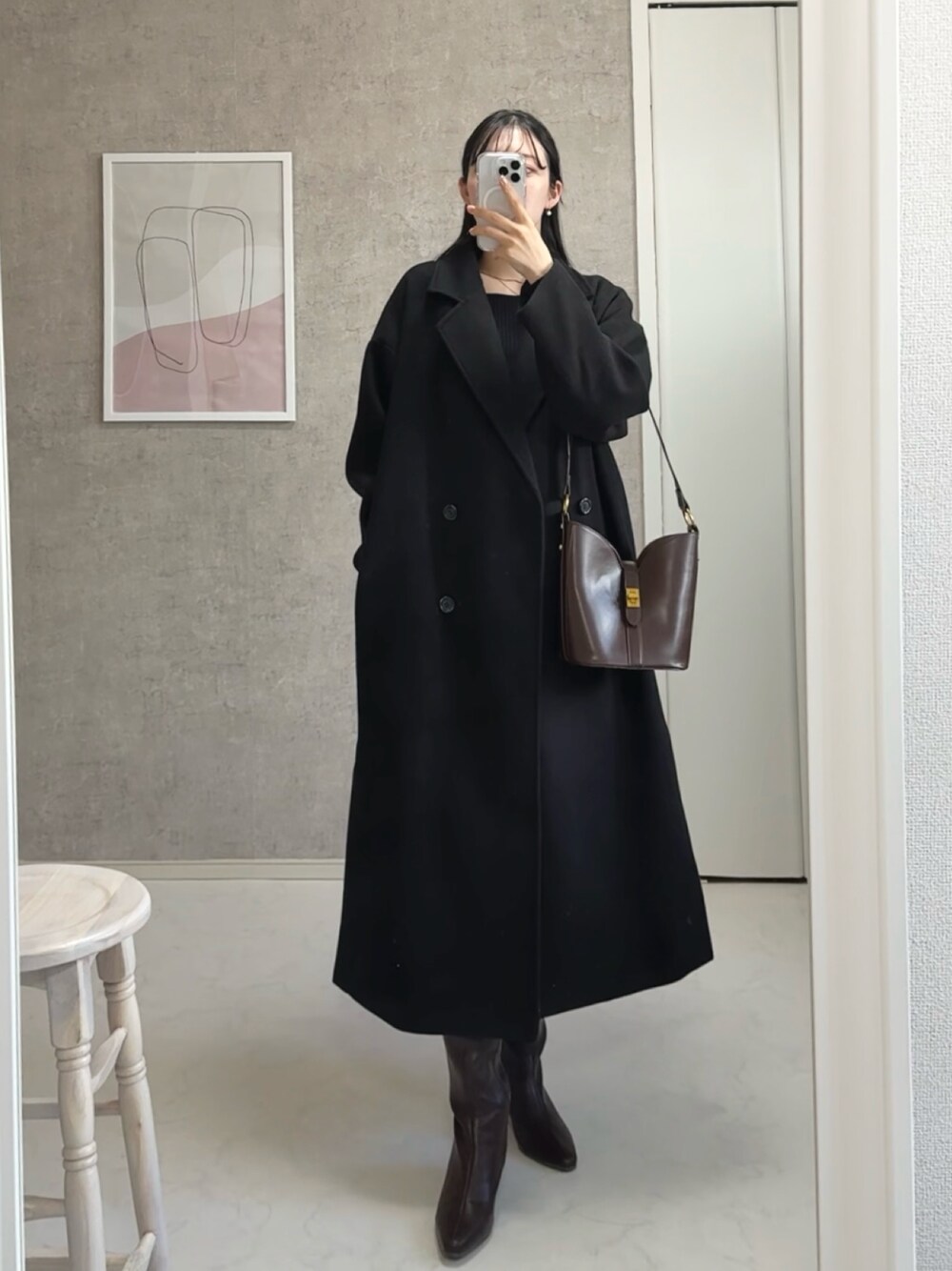 「ロングコート、チェスターコート、ロングブーツ、おとなコーデ、プチプラコーデ、冬コーデ」｜「apretroのアイテム（チェスターコート、ブラック系）」を使った、takakoさん（骨格ウェーブ・レディース・159cm）の冬コーディネートの1枚目の写真