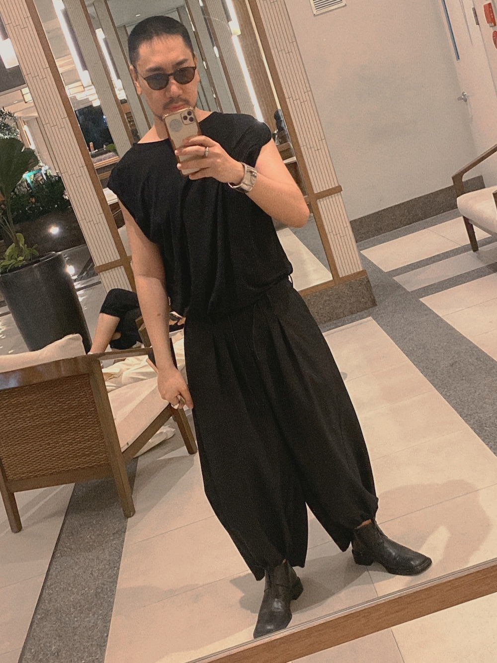 レイヤードコーデに♪【Dries Van Noten】Pattern トップス Dries Van Noten Fall 2020 Ready-to-Wear Fashion Show | Vogue