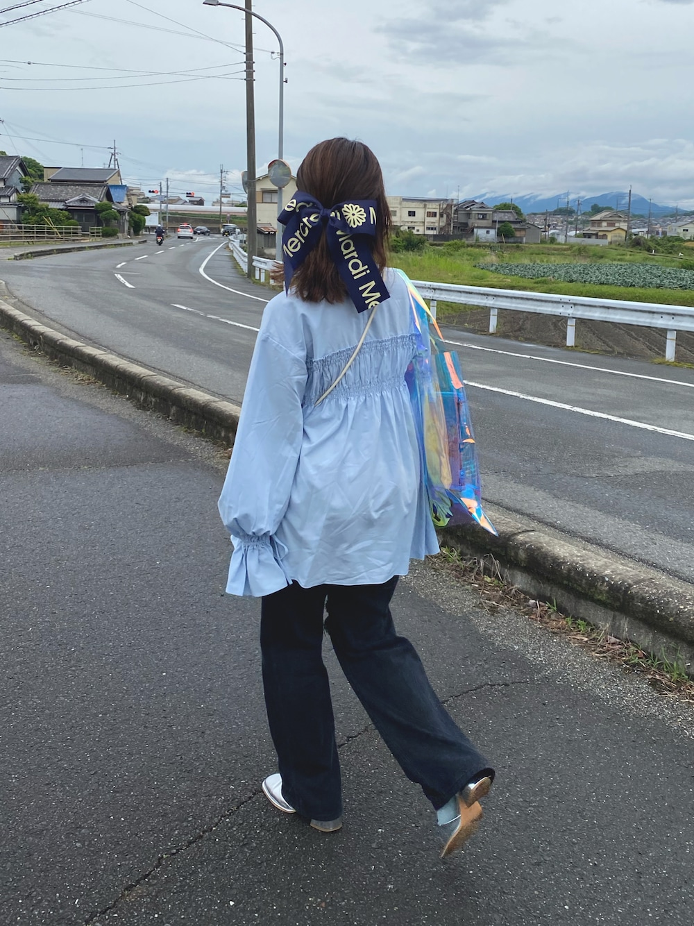 「シンプルコーデ、きれいめカジュアル、デニム、リボン、春コーデ、大学生、低身長、骨格ウェーブ、イエベ秋、今日のコーデ、ootd、おしゃれさんと繋がりたい」｜「Rilistoreのアイテム（デニムパンツ、ブラック系）」を使った、rinさん（レディース・153cm）の春コーディネートの1枚目の写真