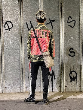 「off white（オフホワイト）のアイテム（ジャケット/アウター）」を使った、rentan0630さん（メンズ・169cm）の秋コーディネート