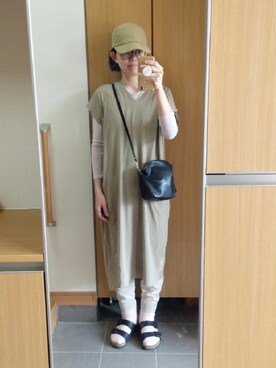 「BIRKENSTOCK（ビルケンシュトック）のアイテム（サンダル、ブラック系）」を使った、IKUYOさんの春コーディネート