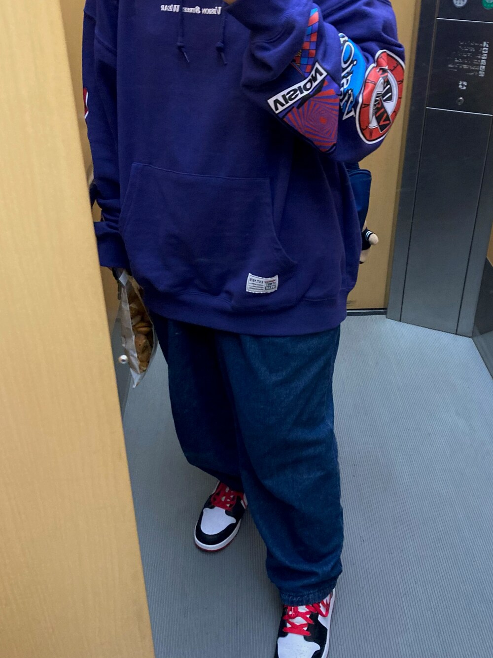 「パーカー、ビッグシルエット、AIR JORDAN」｜「VISION STREET WEARの【VISION STREET】ロゴスウェットパーカー（パーカー、パープル系）」を使った、コ🐶さん（レディース・154cm）の秋コーディネートの1枚目の写真
