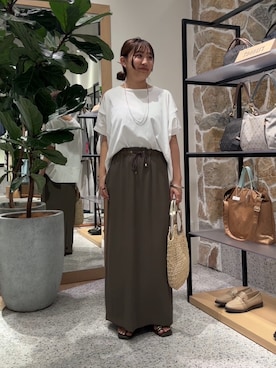 「Jena espace merveilleux（ジェナ　エスパスメルヴェイユ）の【大好評につき再入荷】【サラサラ素材で涼しく着れる】ビッグ変形Tシャツ（Tシャツ/カットソー、ホワイト系）」を使った、KAEDEさん（レディース・158cm）の夏コーディネート