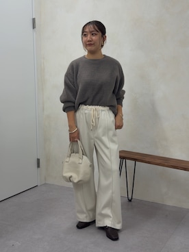 「Jena espace merveilleux(ジェナ エスパスメルヴェイユ)のラメフェザーソフトニット(ニット/セーター、ブラウン系)」を使った、KAEDEさん(レディース・158cm)の秋コーディネート