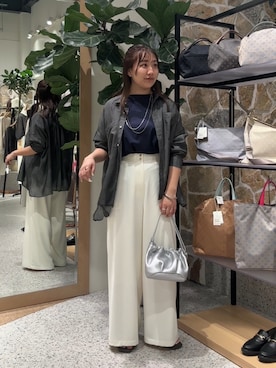 「Jena espace merveilleux（ジェナ　エスパスメルヴェイユ）の【お気に入り件数1万人突破！】ビッグ変形Tシャツ（Tシャツ/カットソー、ブルー系）」を使った、KAEDEさん（レディース・158cm）の春コーディネート