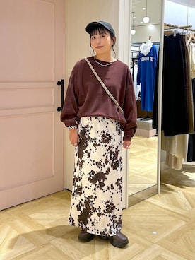 「アイテム（スマホグッズ、ベージュ系）」を使った、おとも.さん（レディース・155cm）の秋コーディネート
